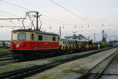 Am 5.9.2005 sollte erneut Schienen zur Baustelle nach Wienerbruck transportiert werden. Ein Defekt an der Schienentransporteinheit verzögerte die Abfahrt, es konnte erst am nächsten Tag gefahren werden.
