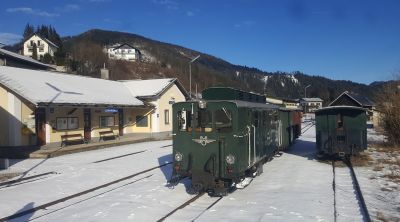 Angekommen im angezuckerten Bahnhof Lunz am See
Schlüsselwörter: 2093 , 01 , Winter , Schnee