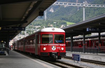 ABe 4/4 1711 als S2 nach Thusis auf Bahnsteig 13 in Chur
Schlüsselwörter: ABe , 4/4 , 1711 , S2