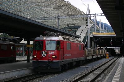 Ge 4/4 II 612 - "Thusis" mit einem Güterzug bei der Durchfahrt durch den Bahnhof von Chur 
Schlüsselwörter: ge 4/4 , II , Thusis , 612