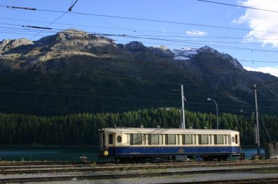 Ein APCE - (Alpine Classic Pullman Express) Wagen in St. Moritz
Schlüsselwörter: apce , pullman