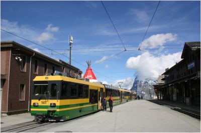 Mit Bhe 4/8 - 141 haben wir die Kleine Scheidegg erreicht
Schlüsselwörter: Bhe , 4/8 , 141