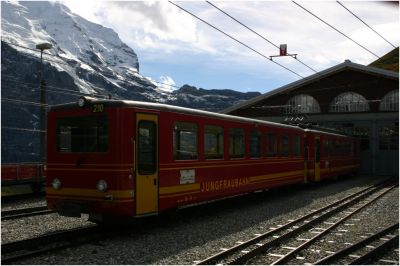 Triebwagen BDhe 2/4 - 210 vor dem Depot Kleine Scheidegg
Schlüsselwörter: BDhe , 2/4 , 210