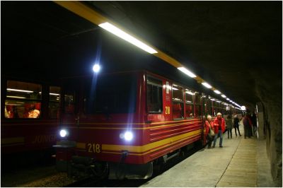 wir haben mit Bdhe 4/8 - 218 soeben die Station Eigerwand erreicht
Schlüsselwörter: Bdhe , 4/4 , 218