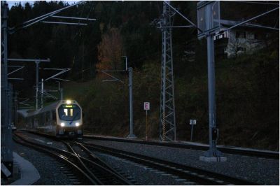 ET 4 fährt von St.Pölten kommend in Laubenbachmühle ein
Schlüsselwörter: et , 4 