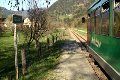 Gestüthof - bis hierher ging mein Wanderausflug an diesem Tag, der letzte Zug brachte mich dann um 17:41 wieder zurück nach Unzmarkt, ein herrlicher Tag ging zuende!
Schlüsselwörter: VT