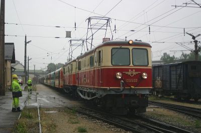 Abfahrt aus dem St.Pöltner Alpenbahnhof.
Schlüsselwörter: 1099 , 002 , 001