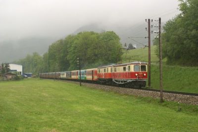 1099.002 und 1099.001 am Weg nach Kirchberg a. d. Pielach.
Schlüsselwörter: 1099 , 002 , 001