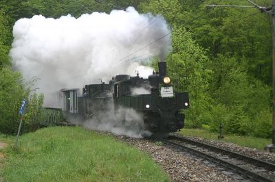 Bh.1 und Mh.6 tauchen aus dem Schönautunnel heraus.
Schlüsselwörter: Bh.1 , Mh.6