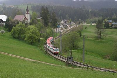 4090 bei der Ausfahrt aus dem Bahnhof Annaberg.
Schlüsselwörter: 4090