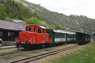 Abschiedsfahrt der 2091 von der Bergstrecke, nun befindet sie sich wieder in Waidhofen und wir im Zuge der Landesausstellung einige Sonderzüge führen.
Schlüsselwörter: 2091