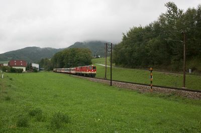 2095.006 und 2095.011 bei der Andreaskirche.
Schlüsselwörter: 2095 , 006 , 011