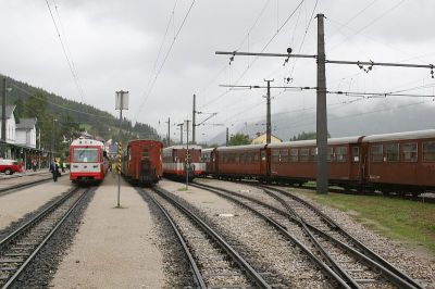 Auch die letzte Möglichkeit Garnituren abzustellen, zum Beispiel vor der Bahnmeisterei oder dem Lokschuppen wurden genutzt.
