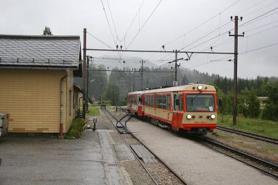 5090.003 und 5090.009 bei der Durchfahrt in Annaberg.
Schlüsselwörter: 5090 , 003 , 009