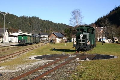 Der Bahnhof Lunz/See, mit der ausgeräumten 2091.0 und unserem Zug mit der Uv.1.
Schlüsselwörter: Uv.1 , Uv , 2091 , Lunz , See , Denkmal