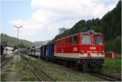 2095.010 während der kurzen Pause in Lunz am See.
Schlüsselwörter: öbb , 2095 , 010