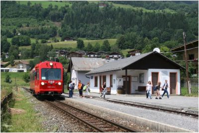 5090.003 mit den ersten Schülern aus Mittersill in Stuhlfelden.
Schlüsselwörter: öbb , 5090 , 003