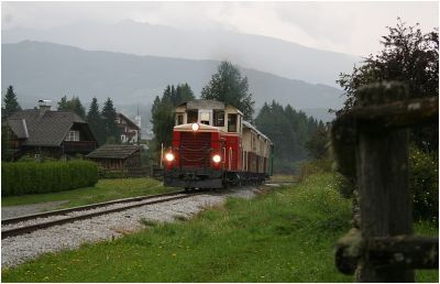 2091.03 mit dem Frühdieselzug bei Gröbendorf.
Schlüsselwörter: 2091 , 03 , Club 760