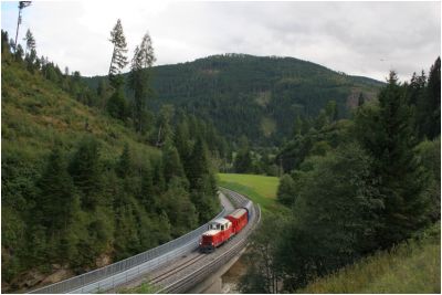 Tief unten im Tal befindet sich hier gerade die 2091.03 am Weg nach Tamsweg.
Schlüsselwörter: 2091 , 03 , Club 760