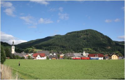 2091.03 erreicht in Kürze den Bahnhof von Tamsweg.
Schlüsselwörter: 2091 , 03 , Club 760