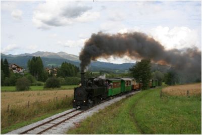 Die S12 kämpft sich die 20%o Steigung Richtung Gröbendorf mit ihrem stattlichen Zug hinauf, ein akustischer Leckerbissen!
Schlüsselwörter: S12 , SKGLB , Club 760