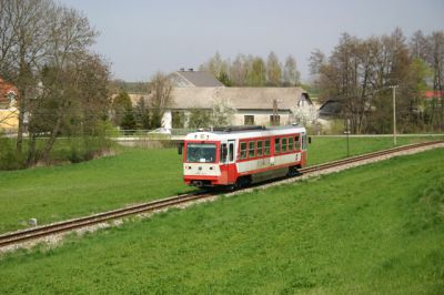 5090.016
5090.015 hat den Bahnübergang nach dem Bahnhof Kilb und strebt Rammersdorf entgegen.
Schlüsselwörter: 5090 , Krumpe , Kilb