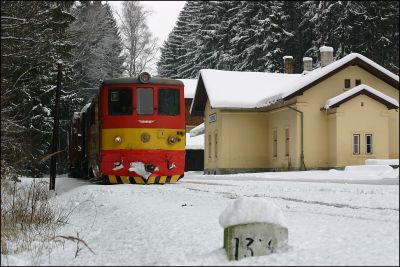 Kurzer Aufenthalt in Strizovice, hier müssen wir die Überholung durch den Planzug abwarten
Schlüsselwörter: JHMD , Jindrichuv , Hradec , Nova , Bystrice