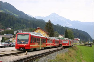 Mit fast 7 Minuten Verspätung geht es dann endlich wieder weiter nach Mayrhofen ...
Schlüsselwörter: Zillertal , Bahn , VT , Niederflur , Triebwagen , Steuerwagen , D , Gmeinder