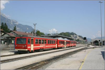 Schlüsselwörter: Zillertal , Bahn , VT , Niederflur , Triebwagen , Steuerwagen