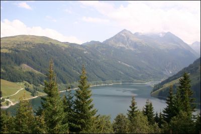 Von Zell am Ziller geht es über den Gerloßpaß nach Wald im Pinzgau bzw. nach Krimml ... und eben dieser wurde am 28.09. per Rad erfahren!

Nach einer 29km langen Rampe kommt man "fast" am Scheitelpunkt am Durlaßbodenspeicher vorbei, einfach ein traumhafter, herrlicher Ausblick!
