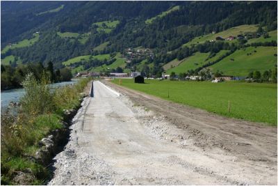 Kurz nach Mühlbach
Schlüsselwörter: Wiederaufbau Pinzgauer Lokalbahn