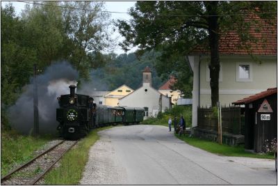 298.106 bei der Einfahrt in Rosenegg
Schlüsselwörter: Lok No. , 6 , Klaus , Steyrtalbahn , 298 , 106