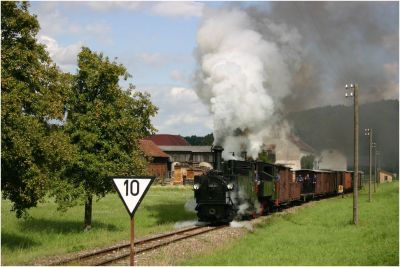 Ausfahrt ohne Schwung, nur mit viel Sound!
Schlüsselwörter: 298 , 102 , Sierning , 298 , 52