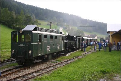 Ankunft im 699 Meter hoch gelegenen Bahnhof von Pfaffenschlag bei Lunz
Schlüsselwörter: 2093 , 01 , 298 , 205 , Uv.1 , uv1