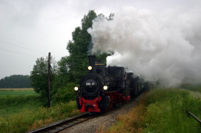 Es regnet ...
Wir haben Gmünd hinter uns gelassen. Der Himmel öffnete seine Schleusen!

Schlüsselwörter: Waldviertel , 399 , Doppel