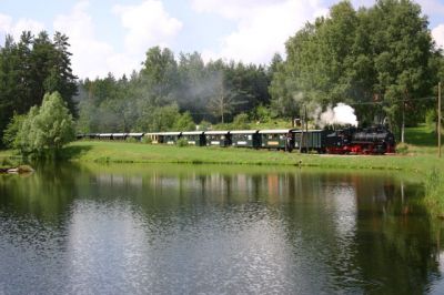 Es spiegelt sich ...
Sehr beliebt bei den Fotografen ist der Fischteich bei Gopprechts.
Schlüsselwörter: Waldviertel , 399