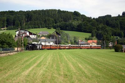 Mh.6 mit dem Panoramic 760 bei der Ausfahrt aus dem Bahnhof Rabenstein.
Schlüsselwörter: Mh.6 , Mh 6 , Panoramic 760