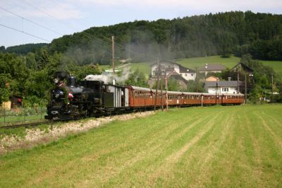 Mh.6 hat den Bahnhof Rabenstein verlassen.
Schlüsselwörter: Mh.6 , Mh 6 , Mariazellerbahn , Rabenstein