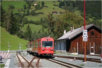 Der als Leihgabe bei der PLB befindliche 5090.007 (nummeriert als VT 17) und der Vt 11 bei der Ausfahrt aus Krimml als R 3317
Schlüsselwörter: slb , plb , vt , 11 , 17 , növog , noevog