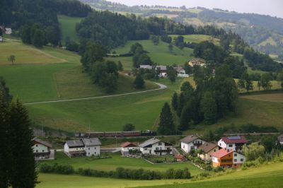 Mh.6 mit Sonderzug am Weg von Mariazell nach St.Pölten Hauptbahnhof
Schlüsselwörter: mh.6 , mh 6 , fanny , boding