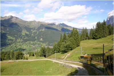 Bergfahrt mit einem Bhe 4/8
Schlüsselwörter: Bhe , 4/8