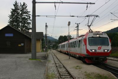 4090.003 und 4090.002 im Bahnhof Rabenstein (15:40 Uhr).
Schlüsselwörter: 4090 , 002 , 003