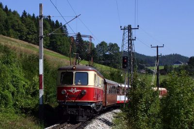 1099.02 bei der Ausfahrt aus dem Bahnhof 1099.02
Schlüsselwörter: 1099 , 002