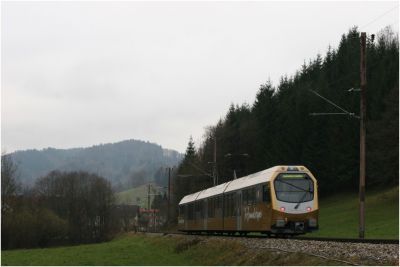 ET 5 kurz vor Frankenfels und wegen Kreuzung in Ober Grafendorf noch immer stark verspätet
Schlüsselwörter: 6827 , Himmelstreppe , Frankenfels , Karner