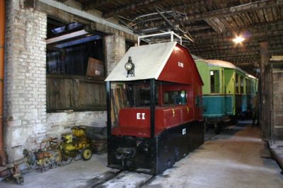 E I in der Wagenhalle Hirschwang. 

Die Maschine ist Bj. 1903 und voll betriebsfähig !
Schlüsselwörter: E I , Höllentalbahn , Hirschwang