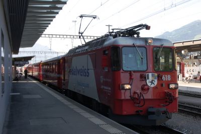 Ge 4/4 II 618 - "Bergün/Bravuogn" mit Werbung für "Edelweiß Air" 
Schlüsselwörter: ge 4/4 , II , 618 , edelweiss , air