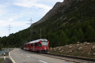 Mit drei Holzwagen hat ABe 8/12 - 3510 "Alberto Giacometti" die große Steigung zwischen Morteratsch und Bernina Suot bewältigt
Schlüsselwörter: allegra , abe , 8/12 , 3510 , Alberto Giacometti