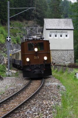 Gleich hat ge 4/6 - 353 den Bahnhof von Wiesen erreicht
Schlüsselwörter: ge 4/6 , 353 , 125