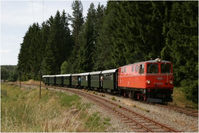 Ausfahrt aus Alt Nagelberg
Schlüsselwörter: 2095 , 12 , noevog , növog