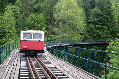 Anlässlich des Heizhausfestes gab es auch wieder die kleine "Forumsonderfahrt", mit der Draisine nach Pfaffenschlag und retour.
Schlüsselwörter: Draisine , Hühnernestviadukt